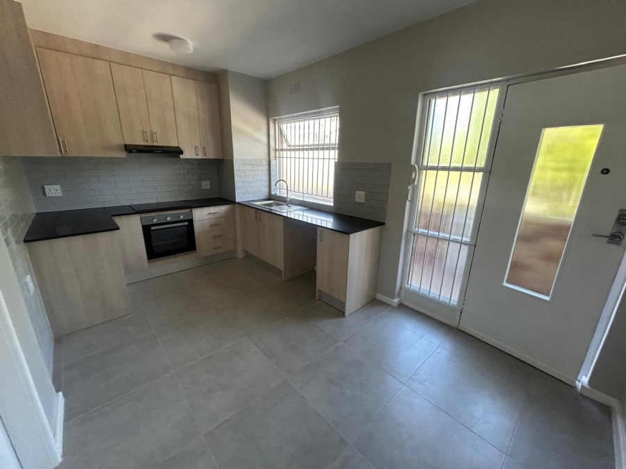 To Let 1 Bedroom Property for Rent in Sea Point Western Cape